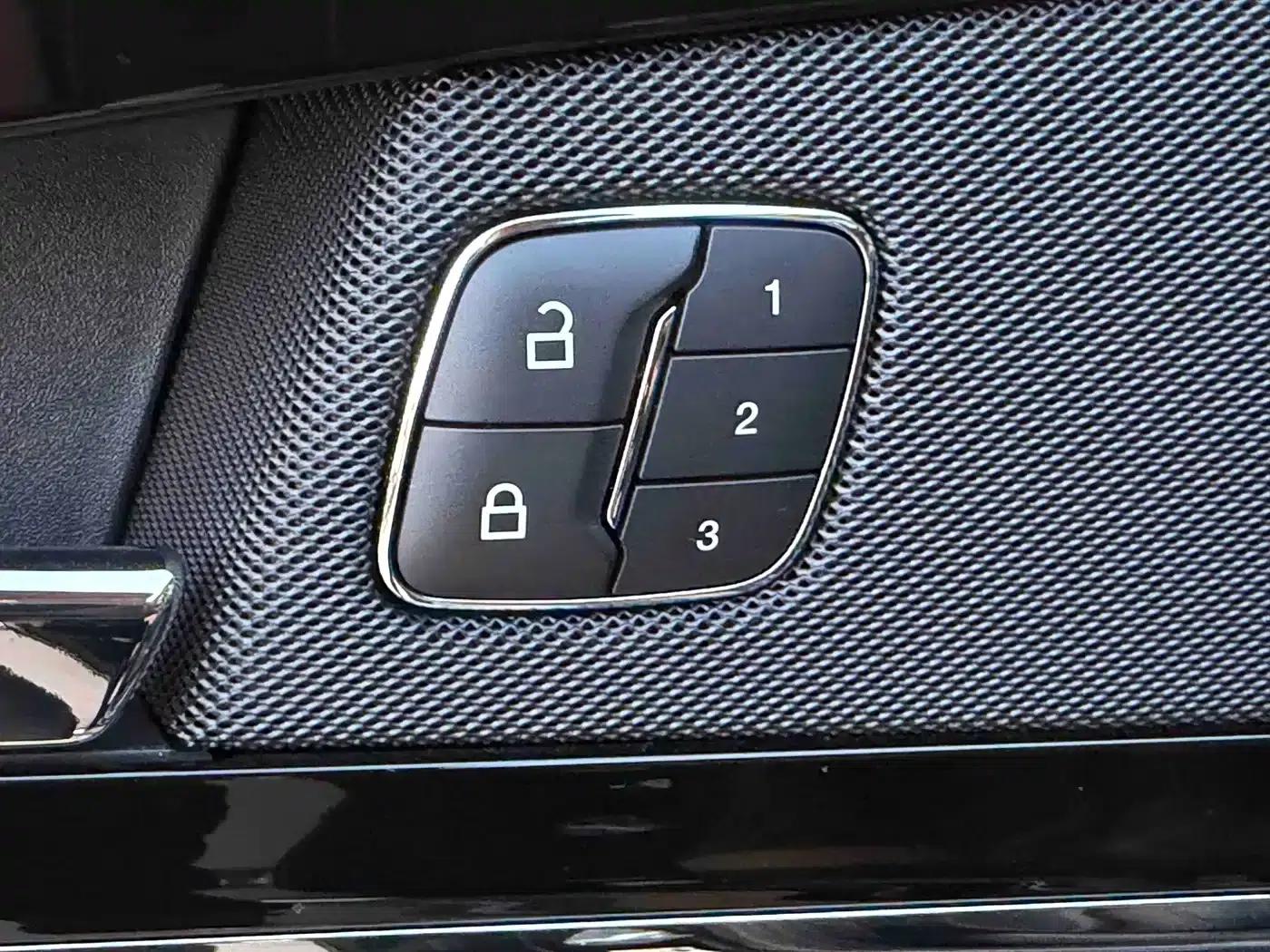 Navigator 2021 2.0T AWD Premium Edition — миниатюра 20