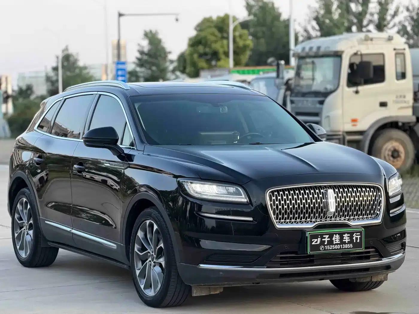 Navigator 2021 2.0T AWD Premium Edition — миниатюра 3