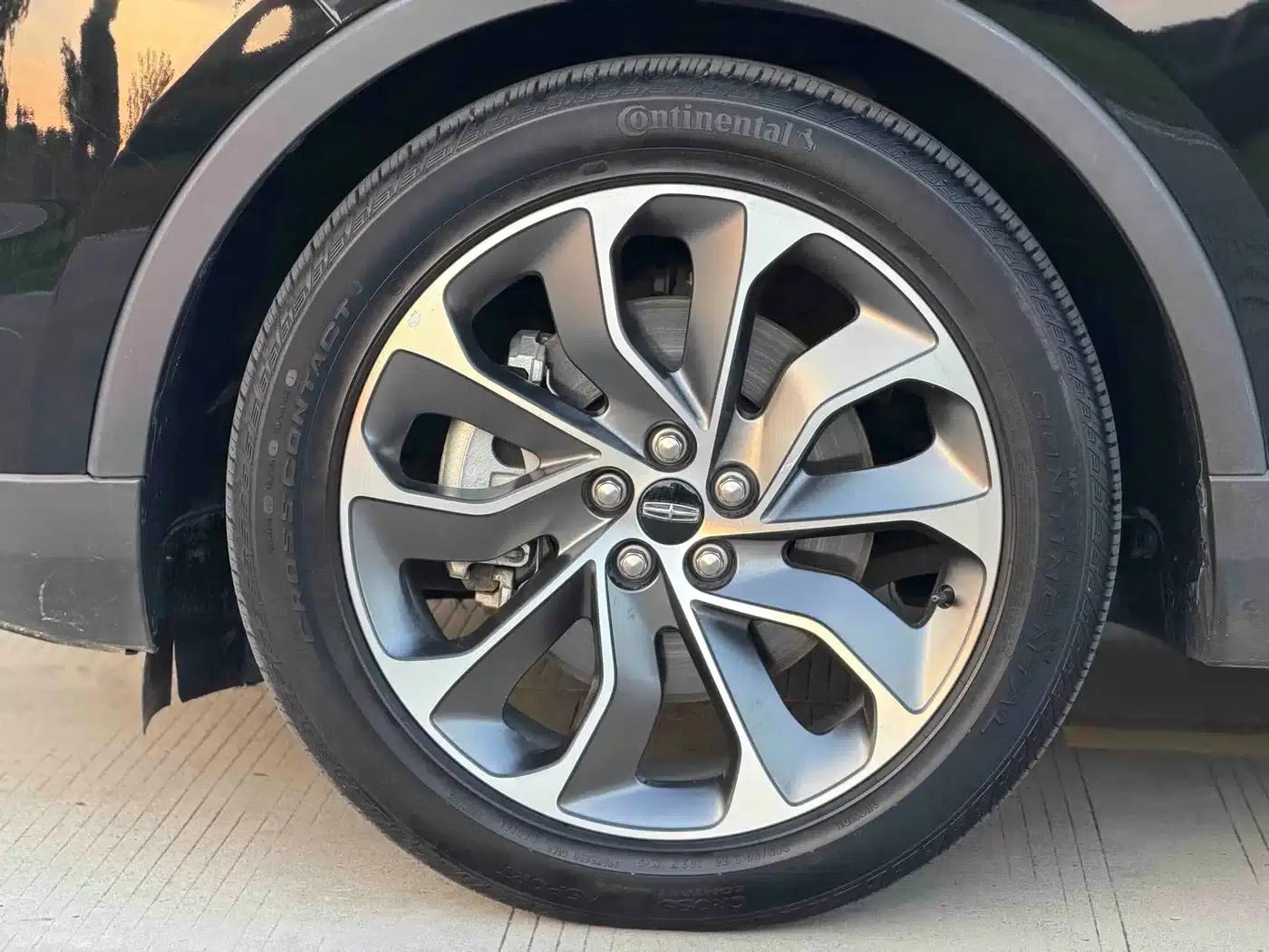 Navigator 2021 2.0T AWD Premium Edition — миниатюра 23