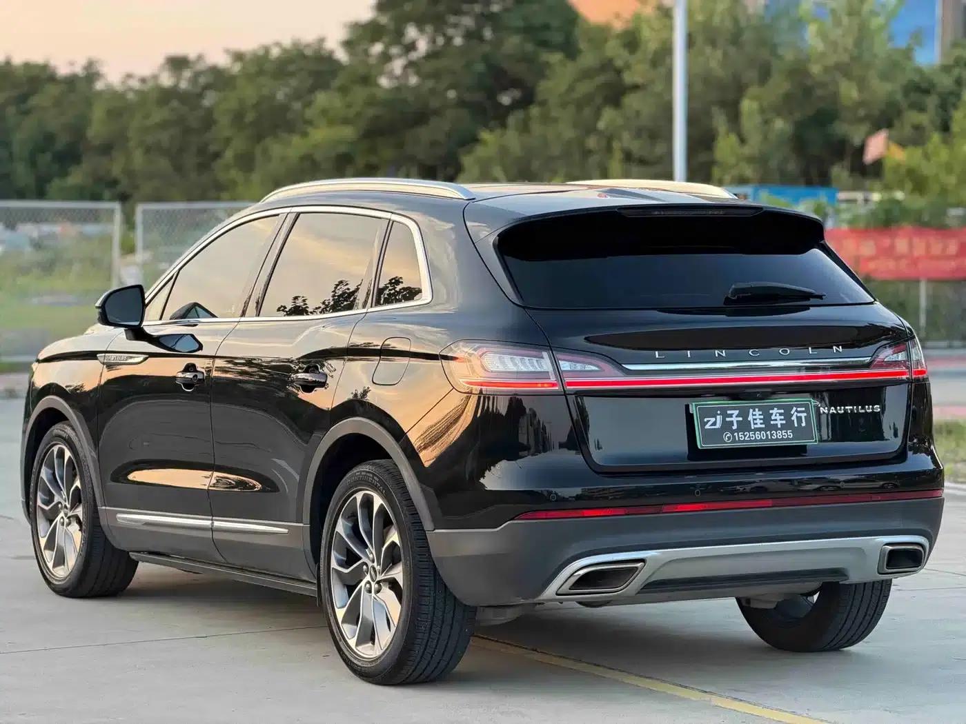 Navigator 2021 2.0T AWD Premium Edition — миниатюра 5