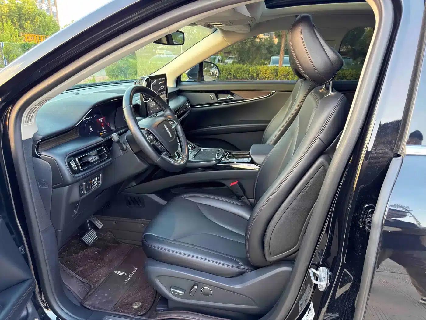 Navigator 2021 2.0T AWD Premium Edition — миниатюра 7