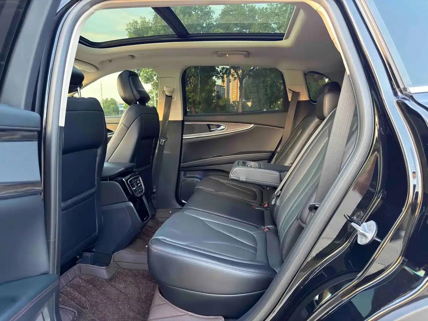Navigator 2021 2.0T AWD Premium Edition — миниатюра 9
