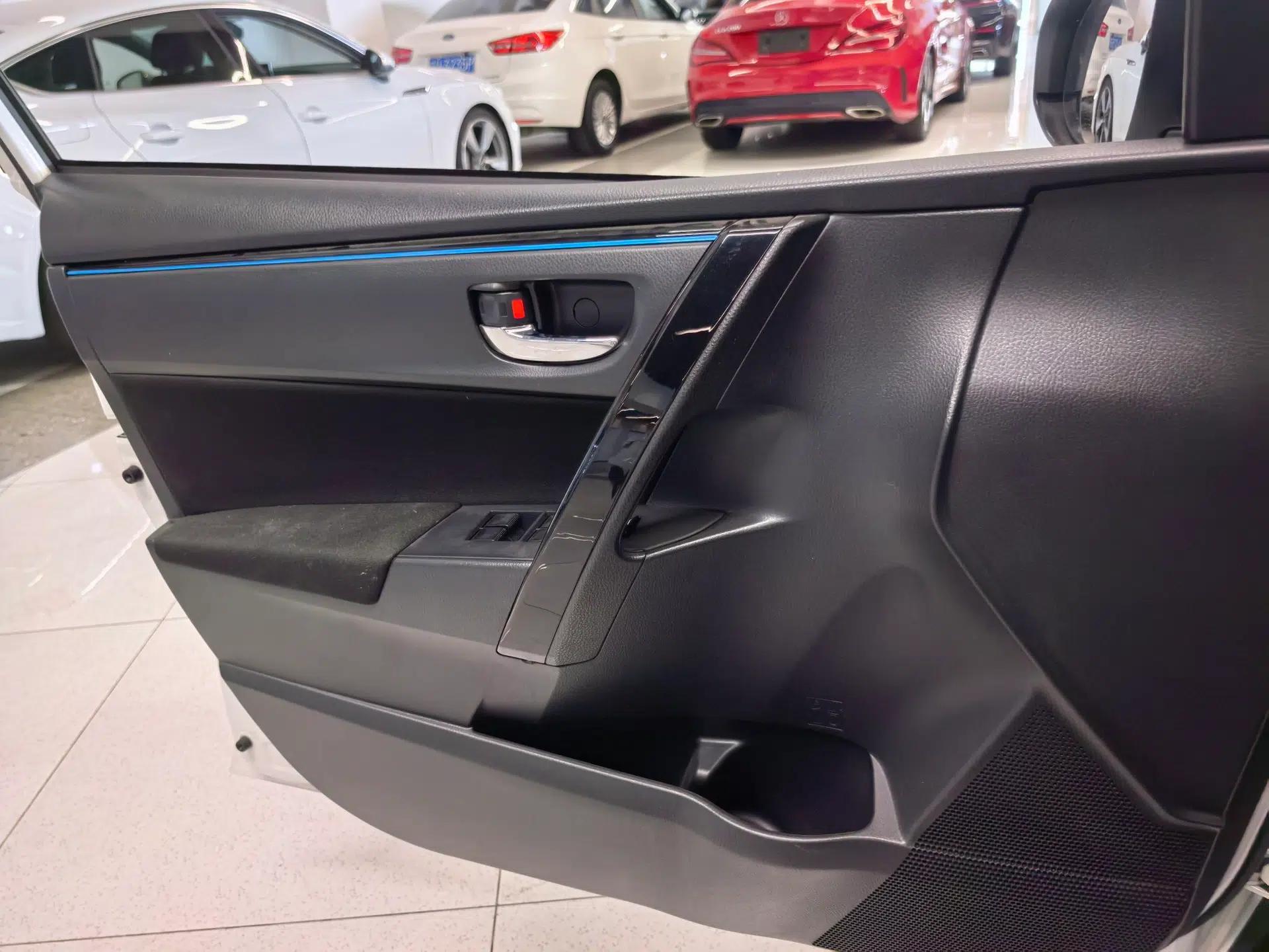 Toyota Levin 2018 185T CVT Luxury Edition China V Standard — миниатюра 37