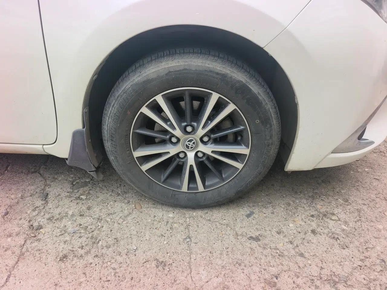 Toyota Levin 2016 Dual-Engine 1.8H GS E-CVT Elite Model with Sunroof — миниатюра 8