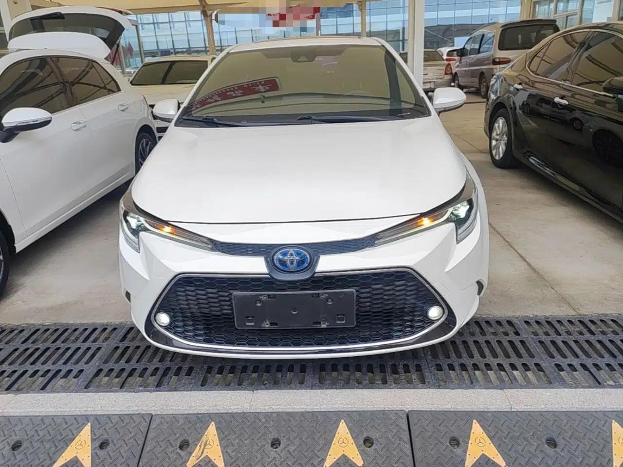 Toyota Levin 2019 Dual-Engine 1.8H E-CVT Sport Edition China VI Standard — миниатюра 2