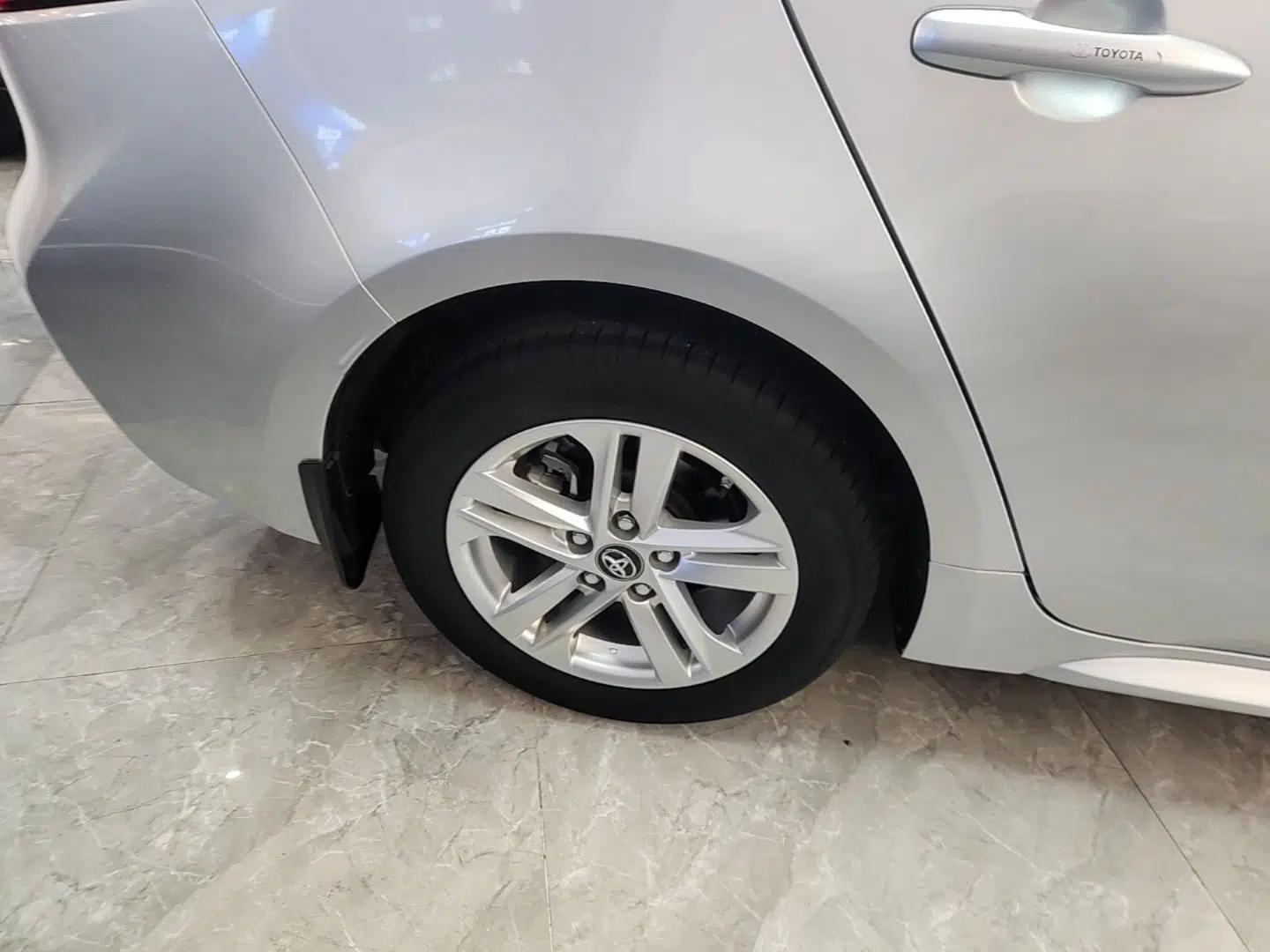 Toyota Levin 2022 Dual-Engine 1.8H E-CVT Luxury Edition — миниатюра 11