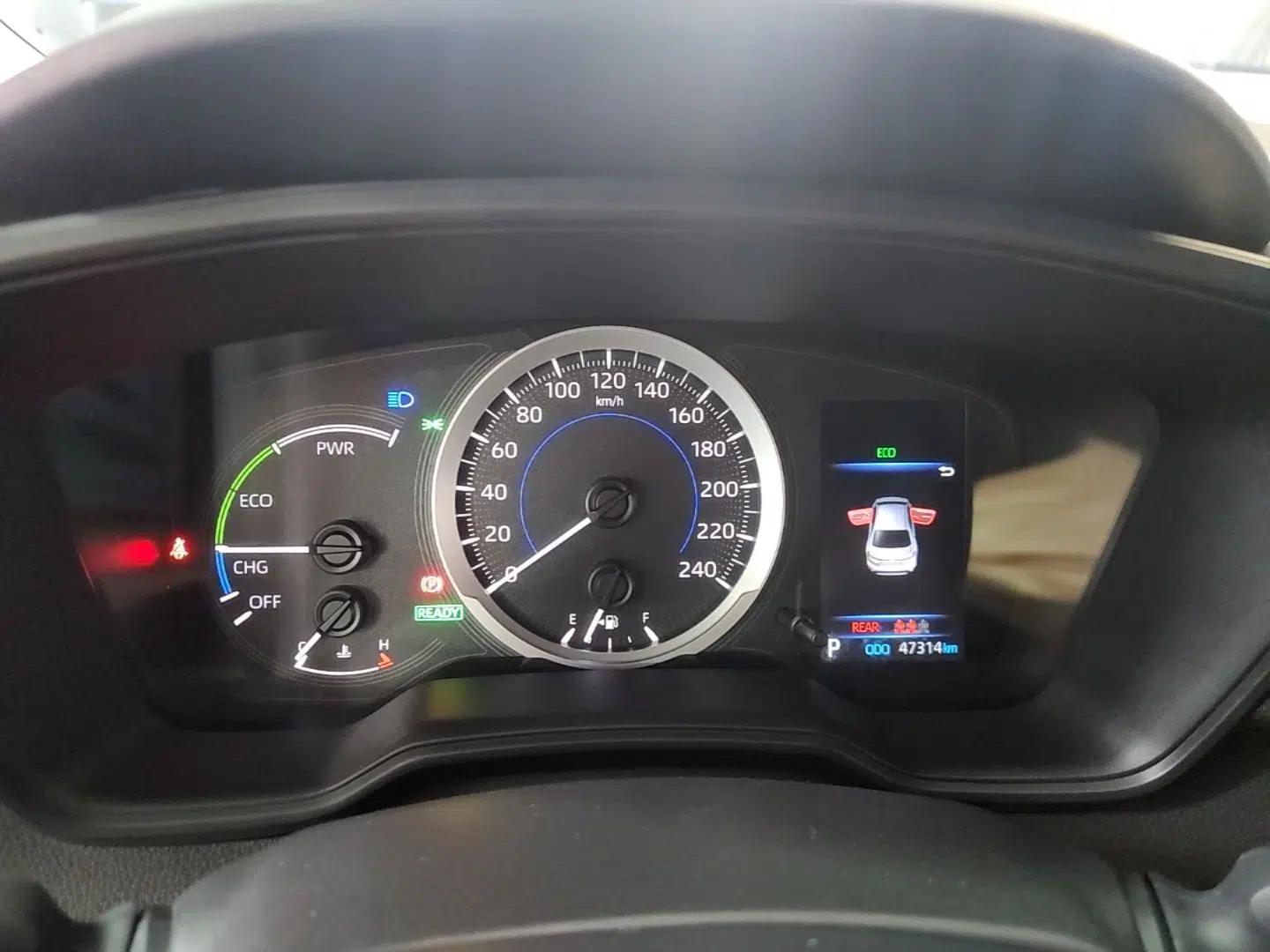 Toyota Levin 2022 Dual-Engine 1.8H E-CVT Luxury Edition — миниатюра 14