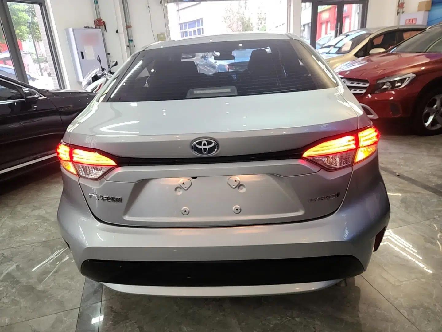 Toyota Levin 2022 Dual-Engine 1.8H E-CVT Luxury Edition — миниатюра 5