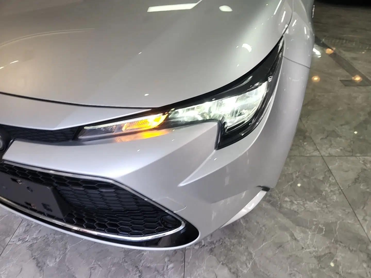 Toyota Levin 2022 Dual-Engine 1.8H E-CVT Luxury Edition — миниатюра 8