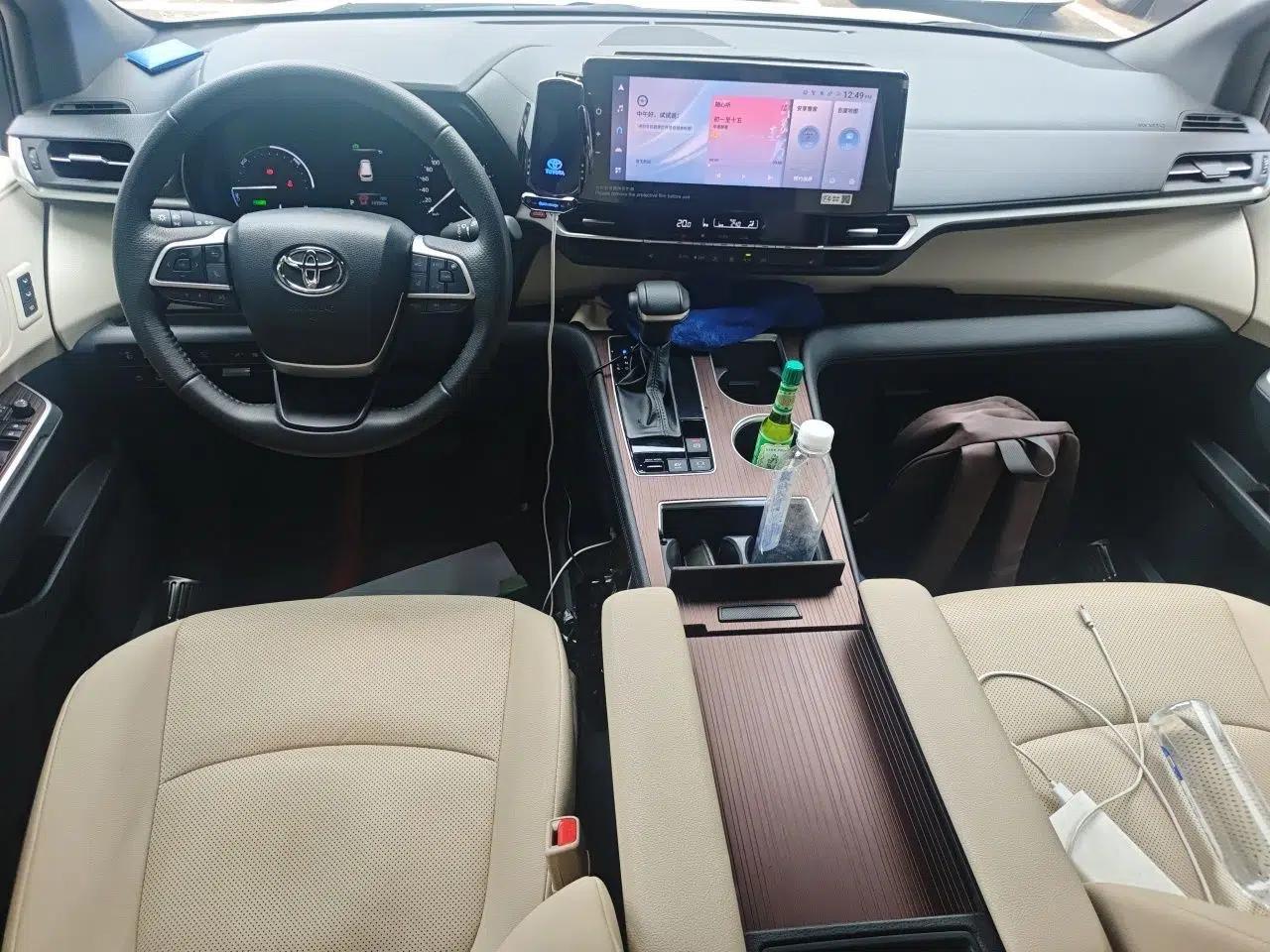 Toyota Granvia 2023 2.5L Hybrid Prestige PLUS Edition — миниатюра 9