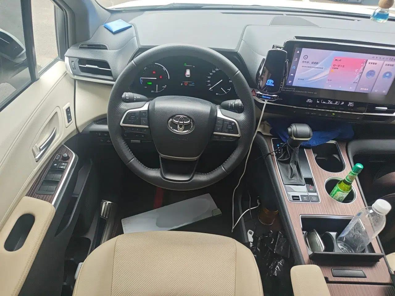 Toyota Granvia 2023 2.5L Hybrid Prestige PLUS Edition — миниатюра 10
