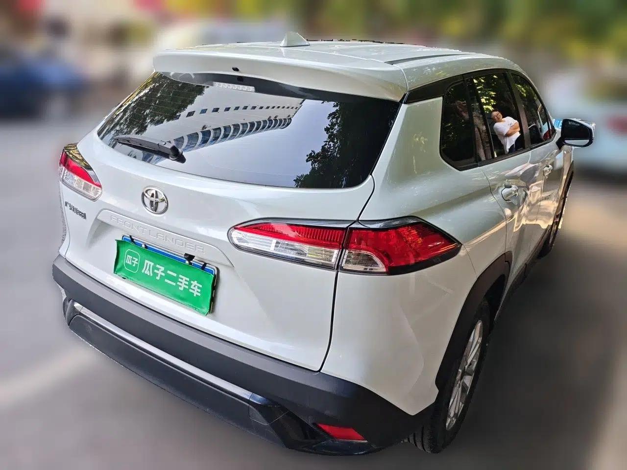 Toyota FRONTLANDER 2023 2.0L CVT Elite Edition — миниатюра 6