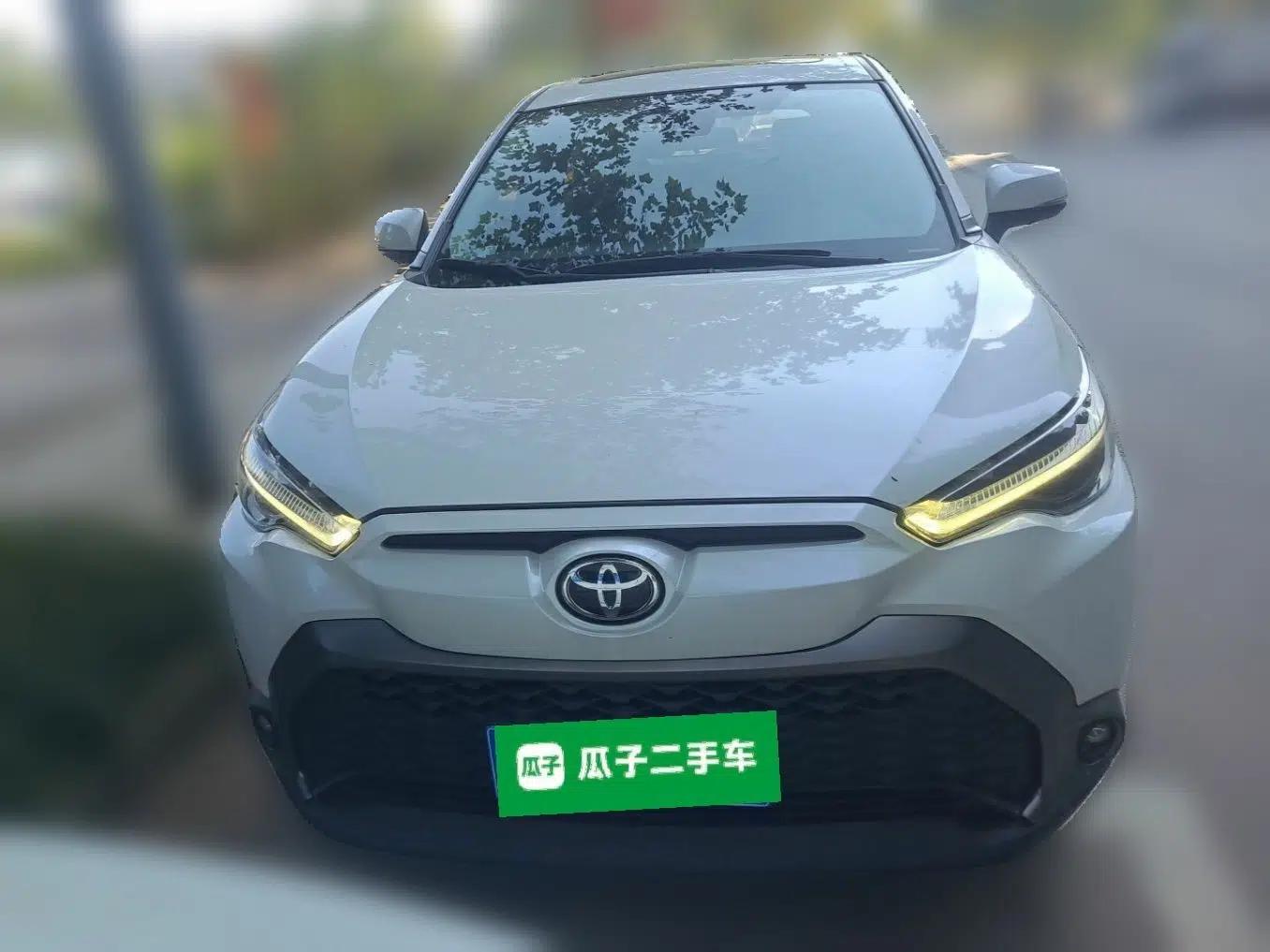 Toyota FRONTLANDER 2022 2.0L CVT Luxury PLUS Edition — миниатюра 2