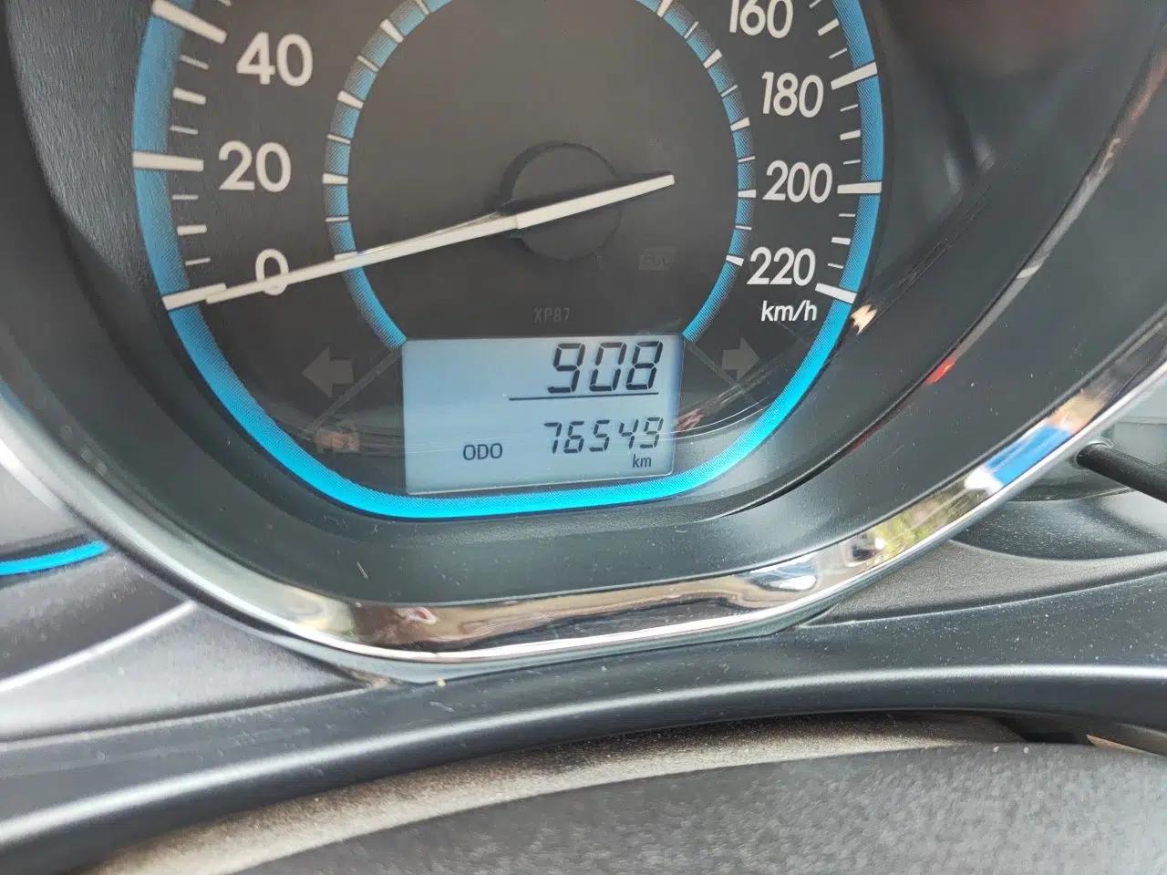 Toyota Vios 2014 1.5L Manual ZhiShang Edition — миниатюра 12