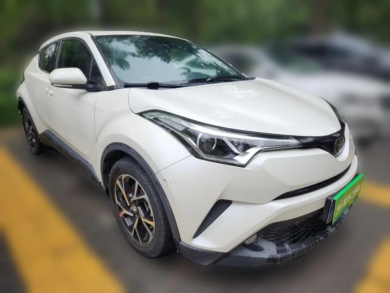Toyota C-HR 2018 2.0L Leading with Sunroof China VI Standard — миниатюра 3