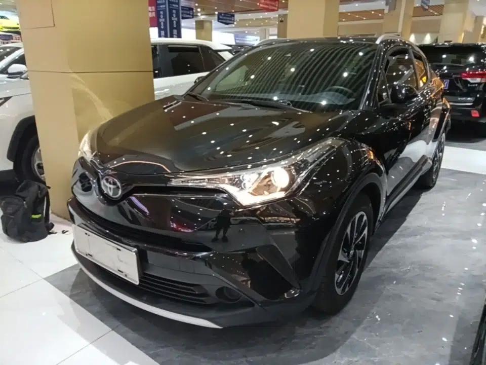 Toyota IZOA 2020 2.0L Enjoy Edition — миниатюра 1