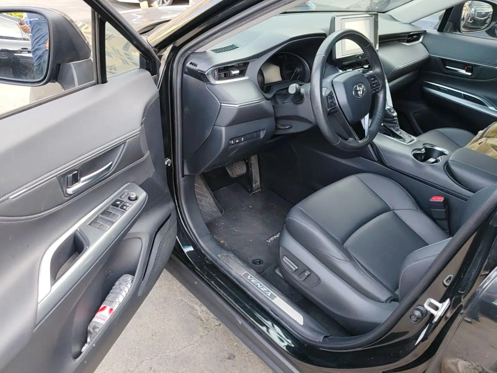 Toyota Venza 2022 2.0L CVT Two-Wheel Drive Luxury Edition — миниатюра 18