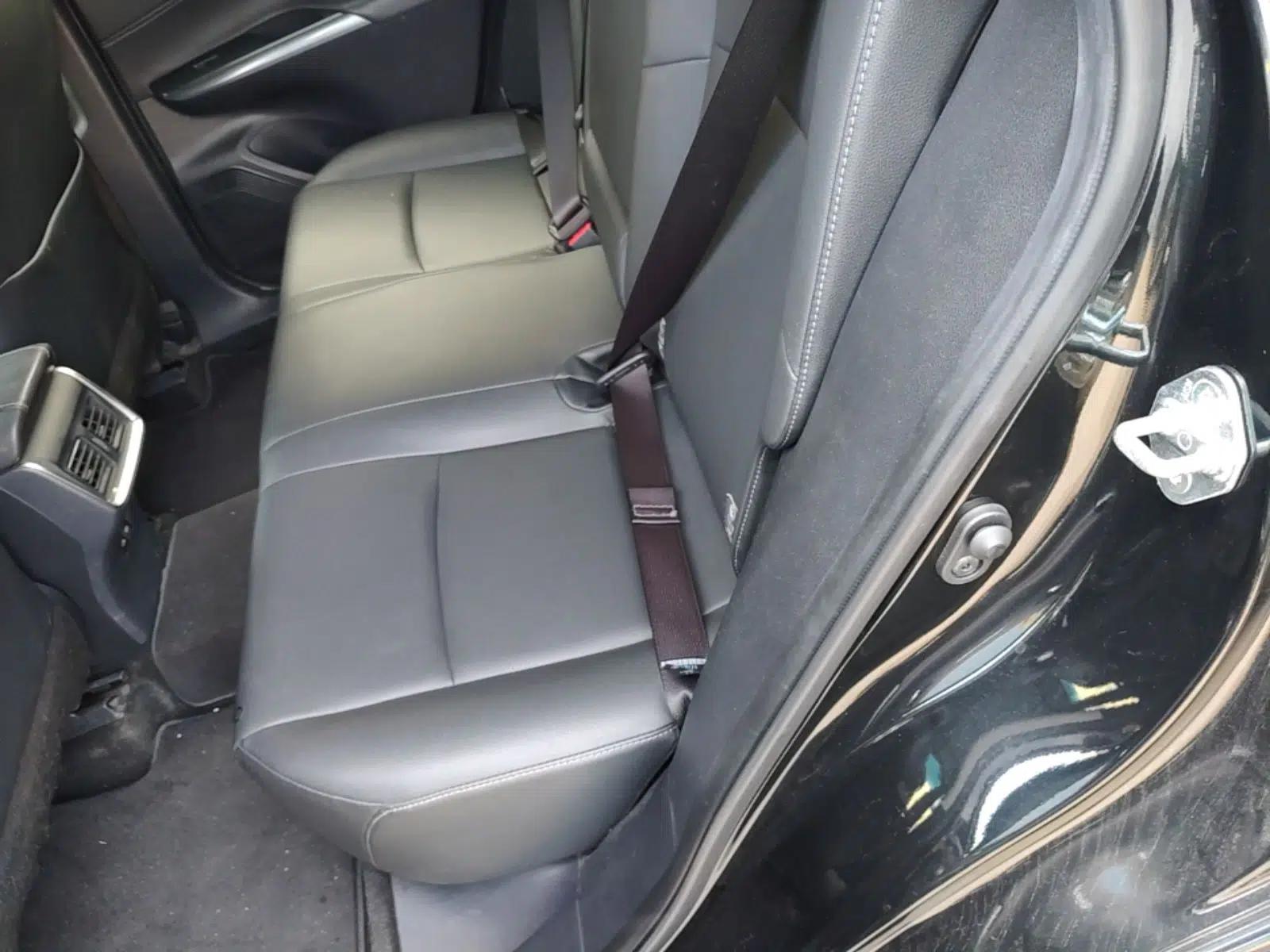 Toyota Venza 2022 2.0L CVT Two-Wheel Drive Luxury Edition — миниатюра 20