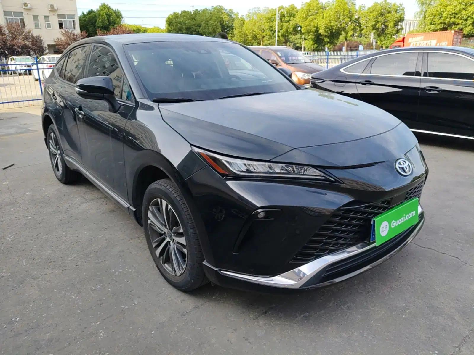 Toyota Venza 2022 2.0L CVT Two-Wheel Drive Luxury Edition — миниатюра 3