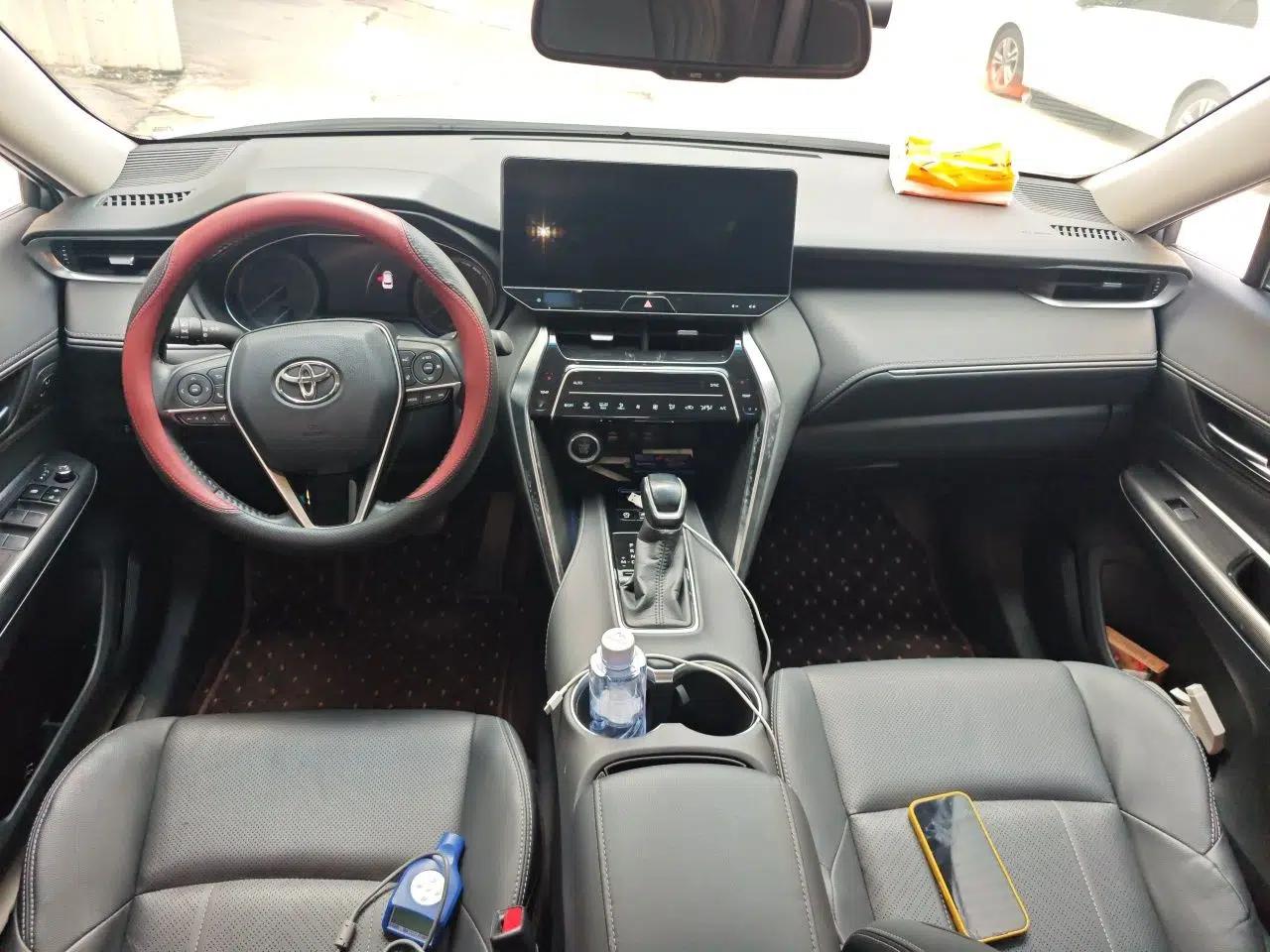 Toyota Harrier 2022 2.0L CVT Two-Wheel Drive Deluxe Edition — миниатюра 9