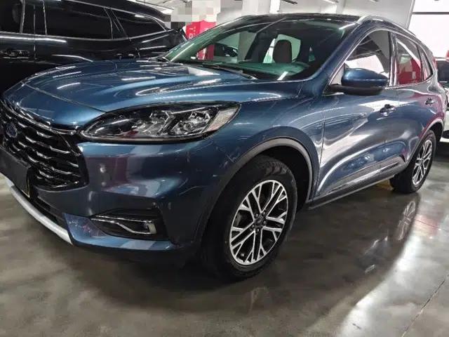 Ford Escape 2020 EcoBoost 245 Two-Wheel-Drive Titanium Edition