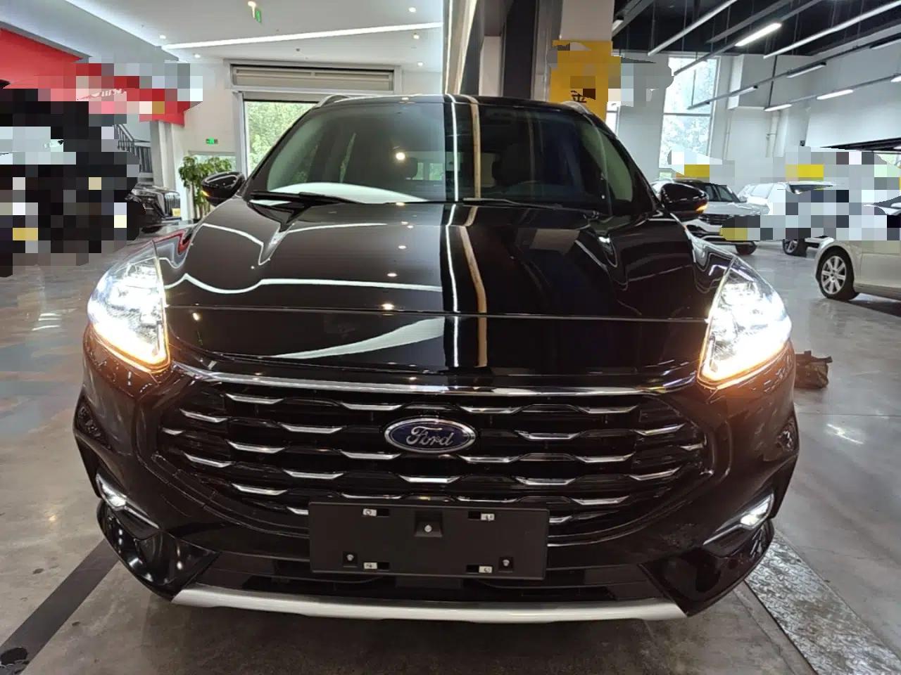 Ford Escape 2020 EcoBoost 245 Two-Wheel-Drive Titanium Edition — миниатюра 2