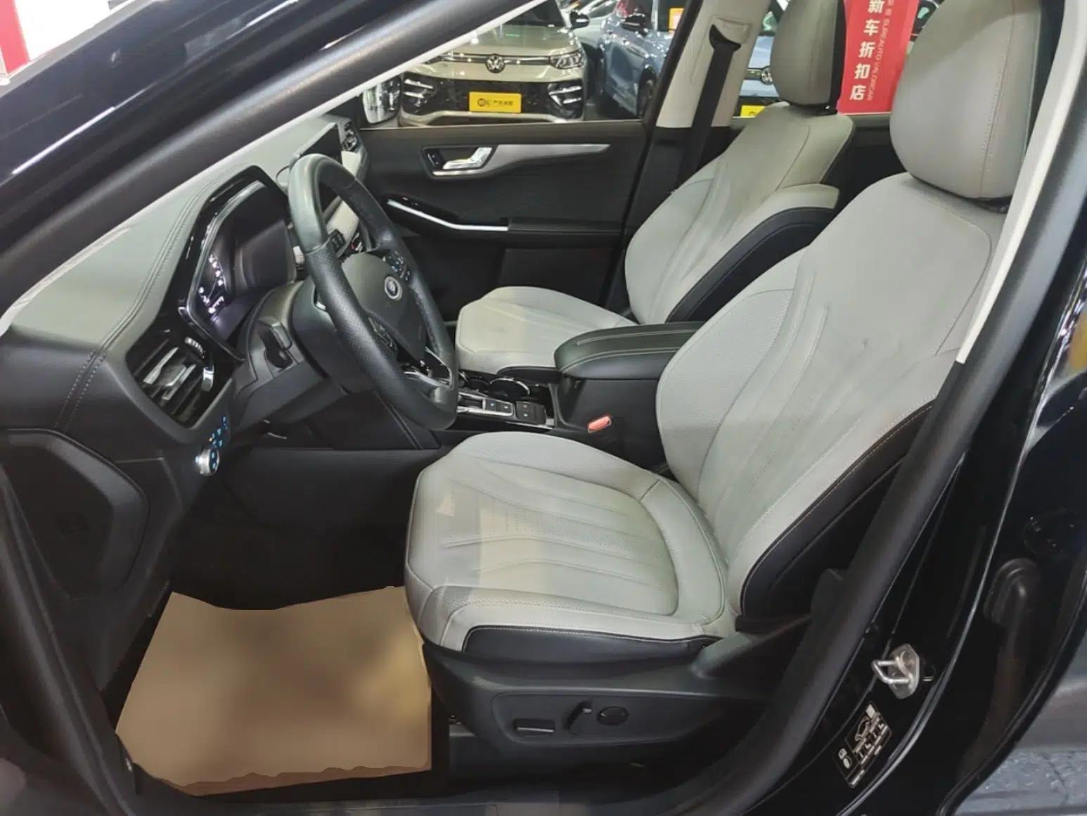 Ford Escape 2020 EcoBoost 245 Two-Wheel-Drive Titanium Edition — миниатюра 17