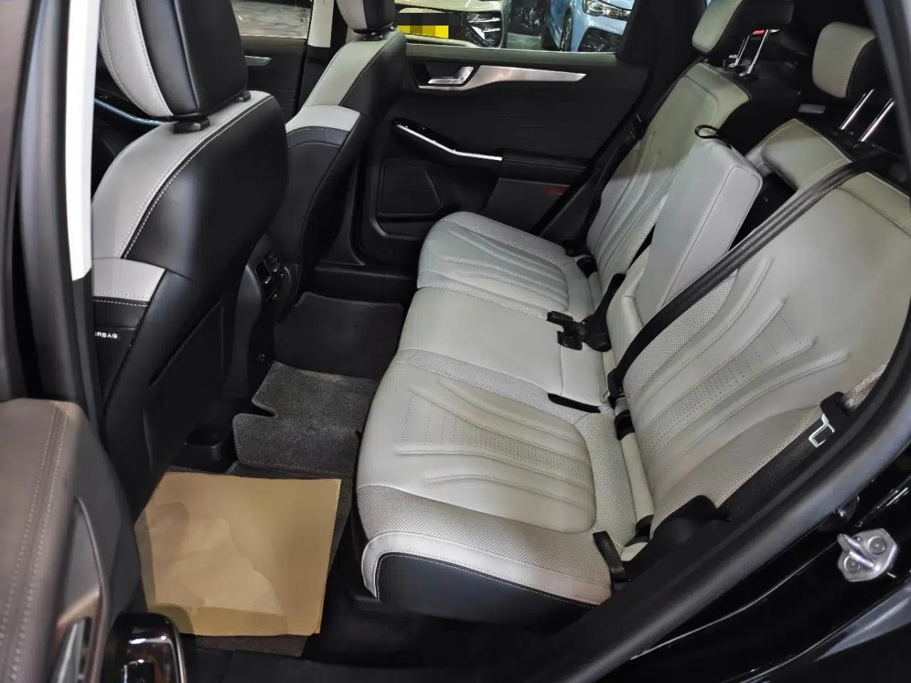 Ford Escape 2020 EcoBoost 245 Two-Wheel-Drive Titanium Edition — миниатюра 20