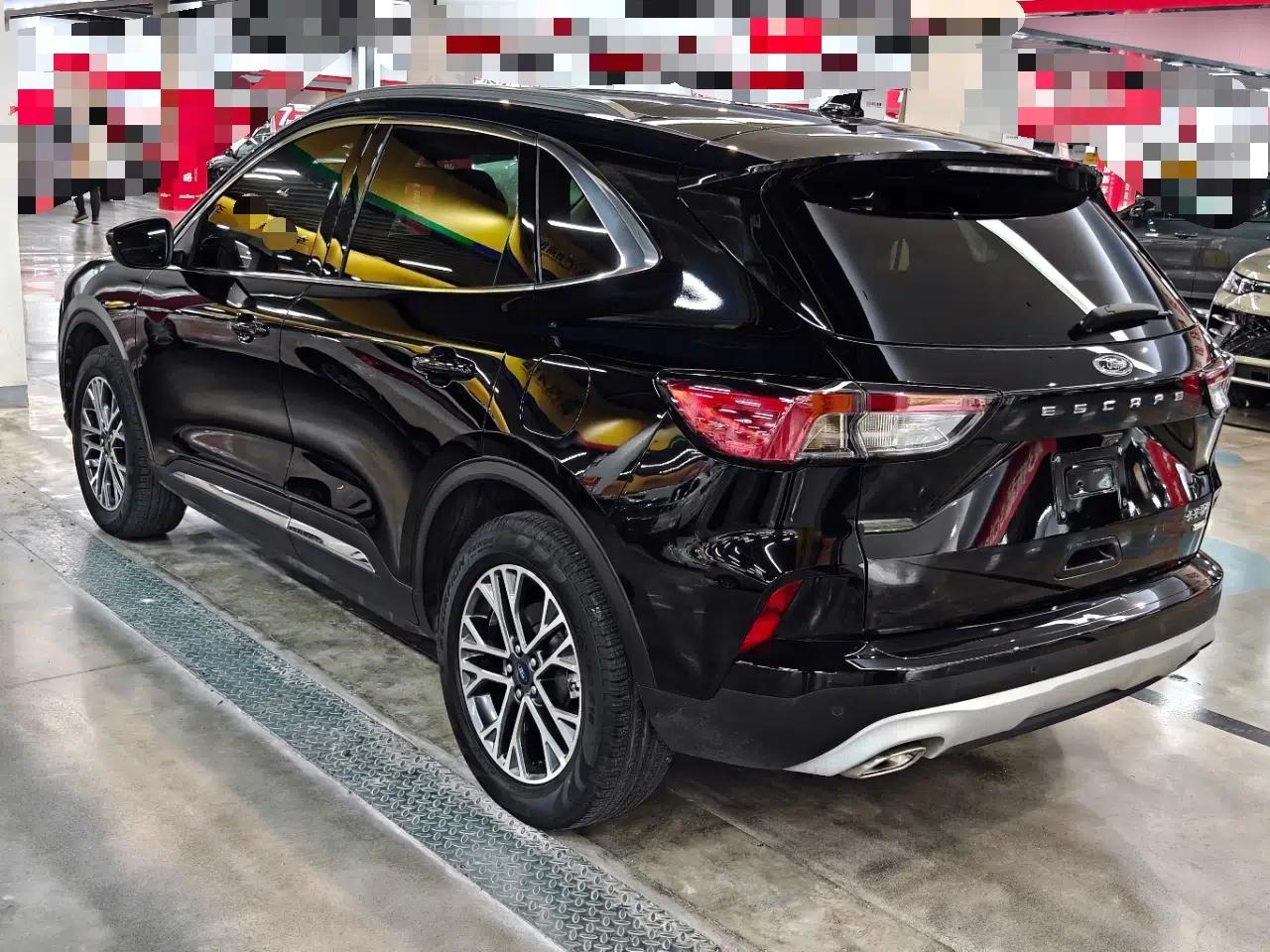 Ford Escape 2020 EcoBoost 245 Two-Wheel-Drive Titanium Edition — миниатюра 4