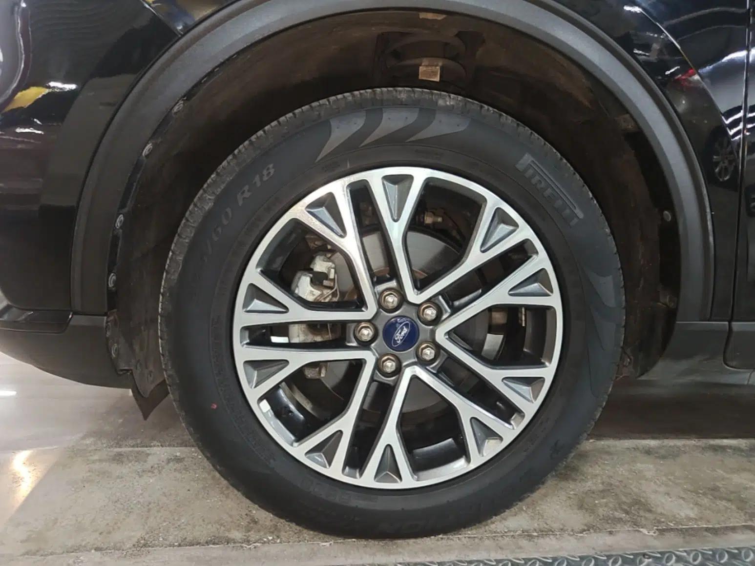 Ford Escape 2020 EcoBoost 245 Two-Wheel-Drive Titanium Edition — миниатюра 10