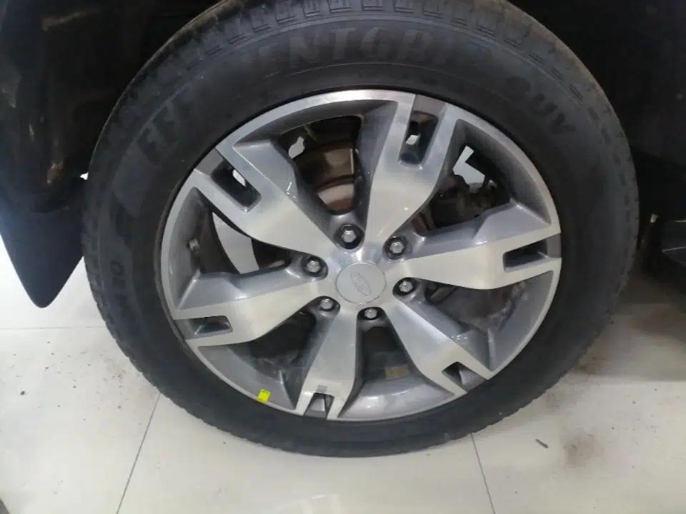 Ford Everest 2017 2.0T Gasoline Automatic 4x4 Flagship Edition 7 Seats — миниатюра 11