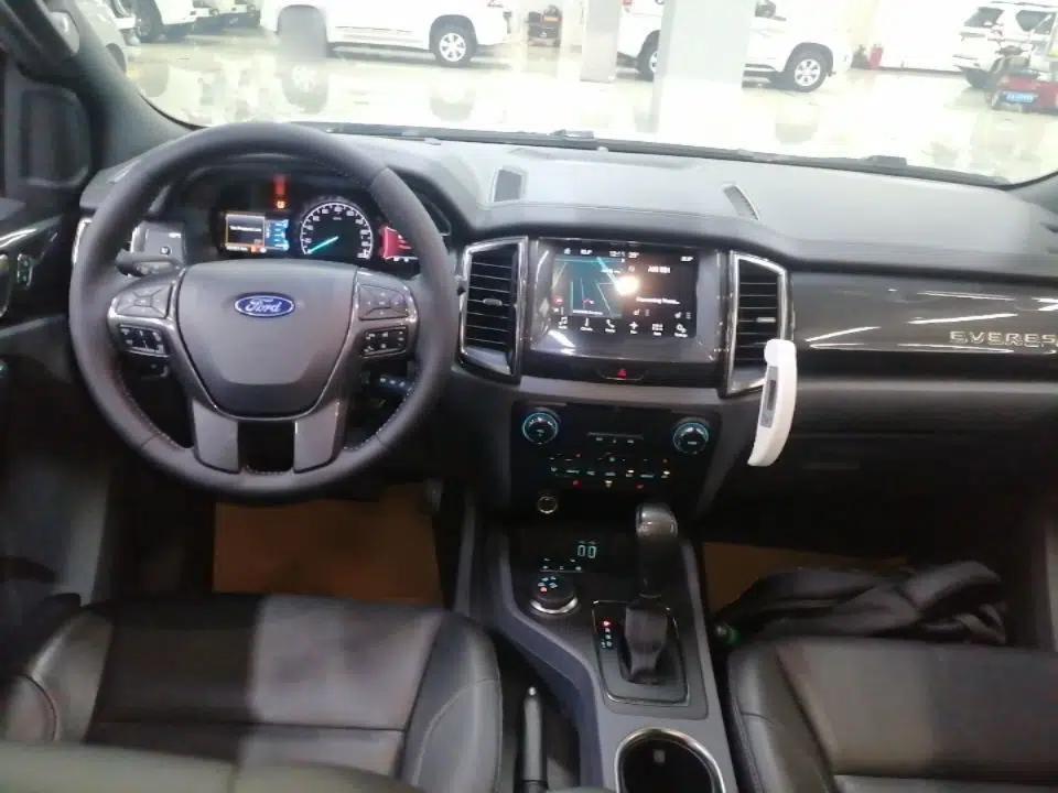 Ford Everest 2017 2.0T Gasoline Automatic 4x4 Flagship Edition 7 Seats — миниатюра 12