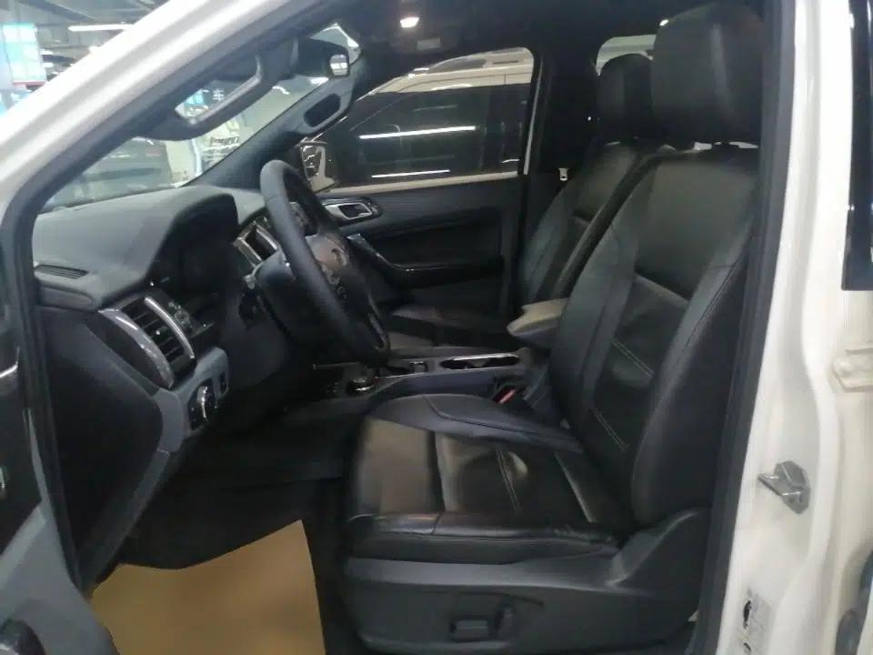 Ford Everest 2017 2.0T Gasoline Automatic 4x4 Flagship Edition 7 Seats — миниатюра 17