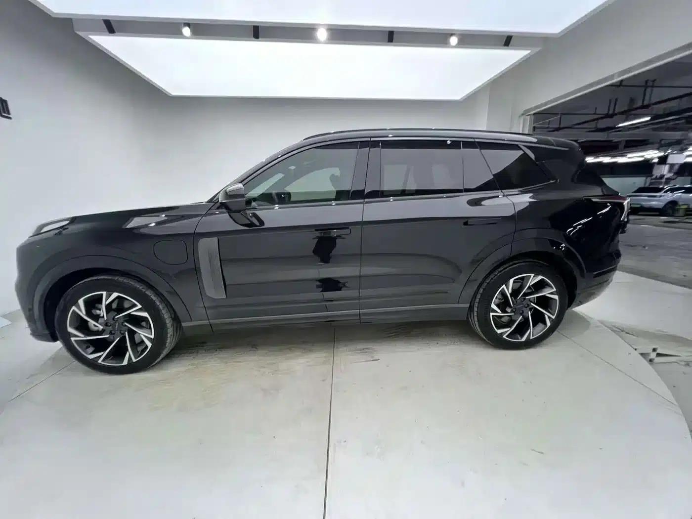 Lynk & Co 09 EM-P 2021 2.0T PHEV Halo 6-seater — миниатюра 29