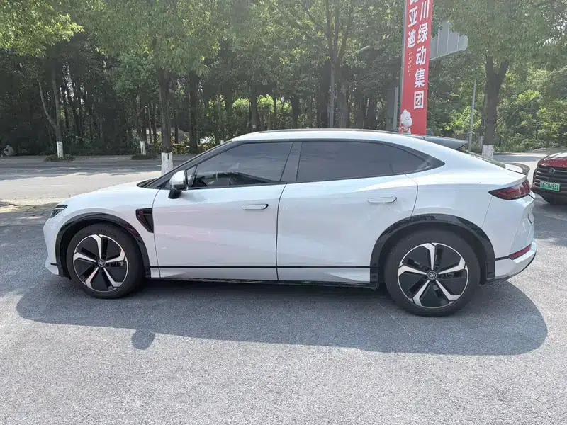 Song L EV 2024 Model 662km Excellent Edition — миниатюра 3