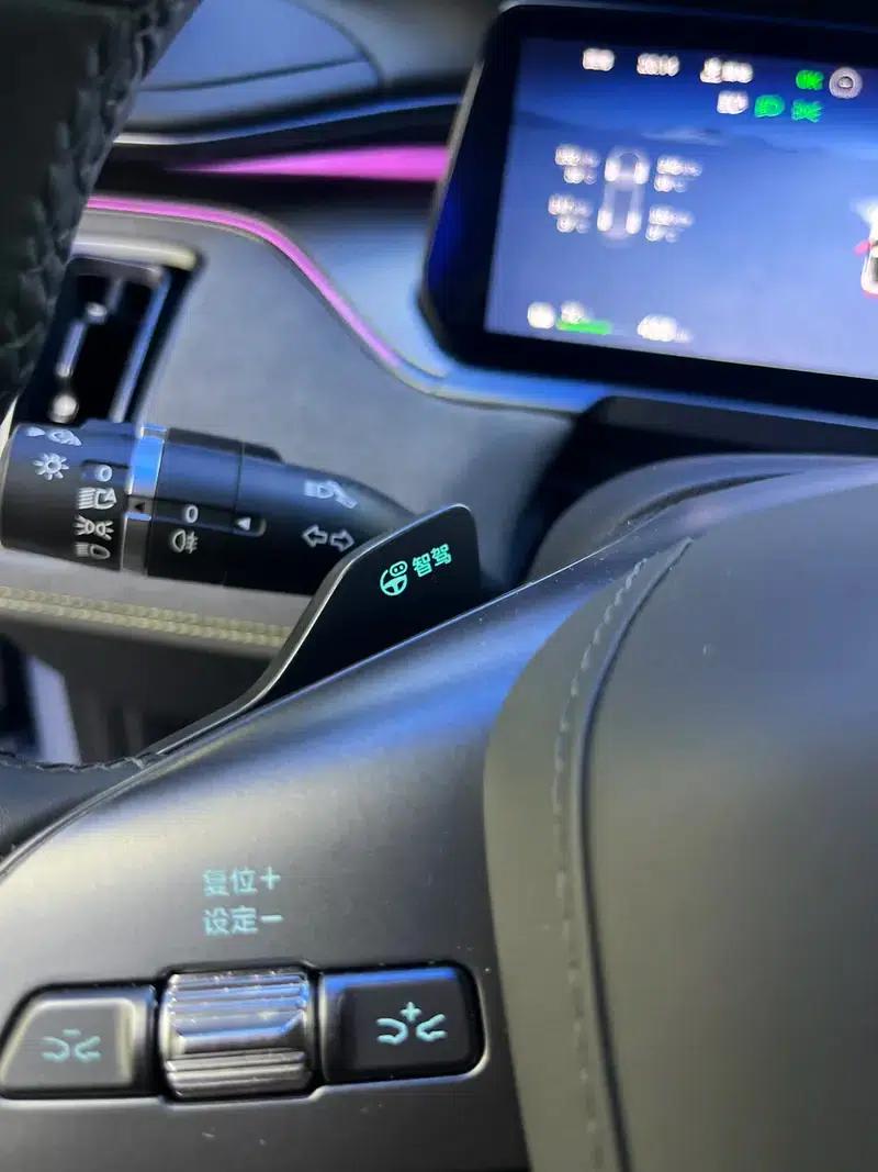 Song L EV 2025 Smart Driving Edition 602KM LiDAR Four-Wheel Drive — миниатюра 14