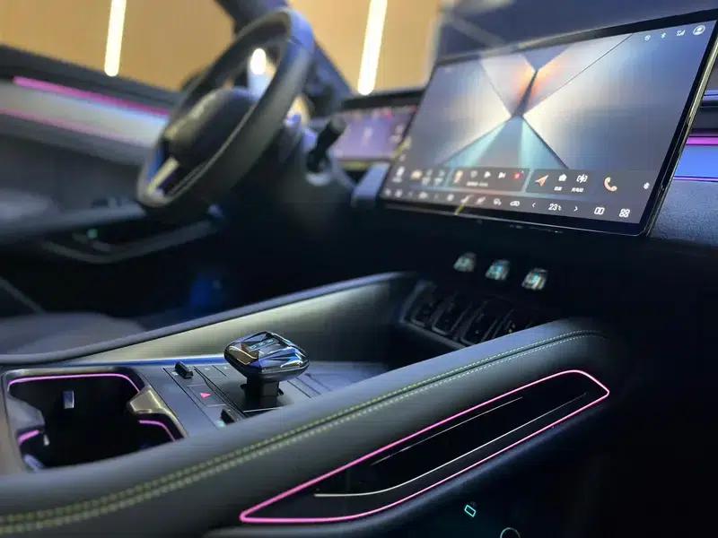 Song L EV 2025 Smart Driving Edition 602KM LiDAR Four-Wheel Drive — миниатюра 10