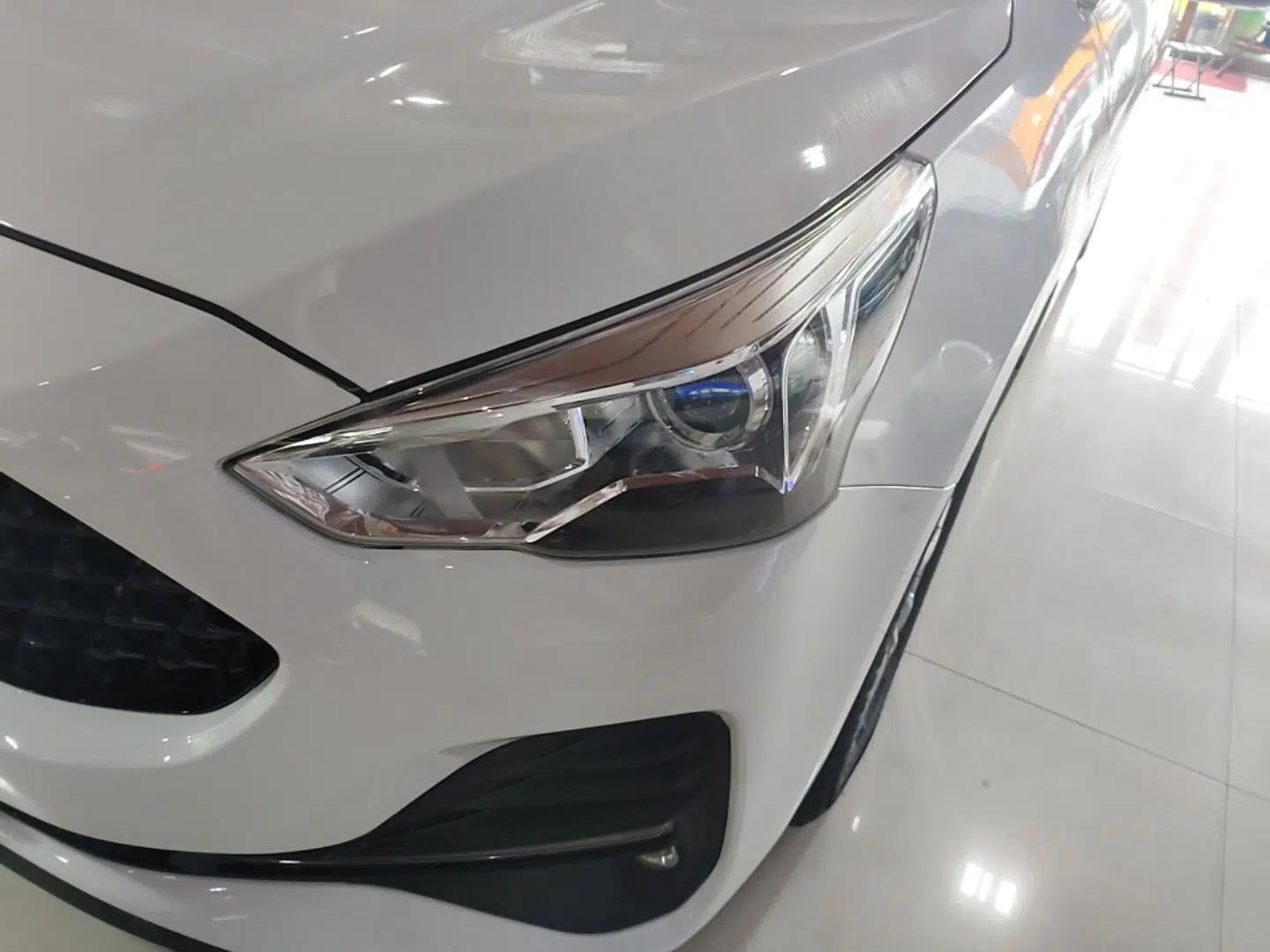 Haval M6 2019 1.5T DCT Two-Wheel Drive Elite Version China VI Standard — миниатюра 8