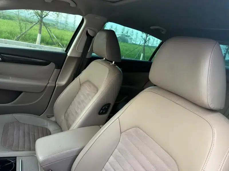 2012 Volkswagen Passat 2.0TSI Premium — миниатюра 18