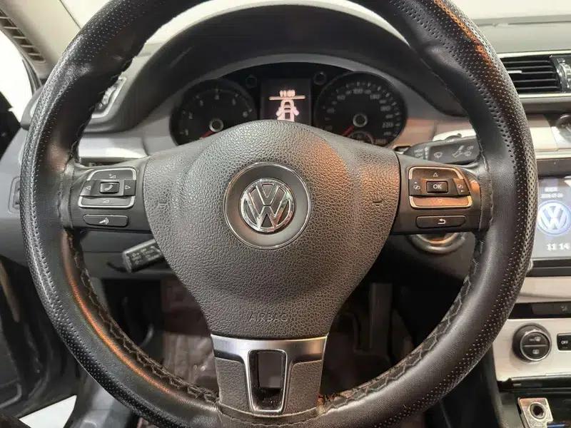 2015 Volkswagen Passat 1.8TSI Leading Edition — миниатюра 9
