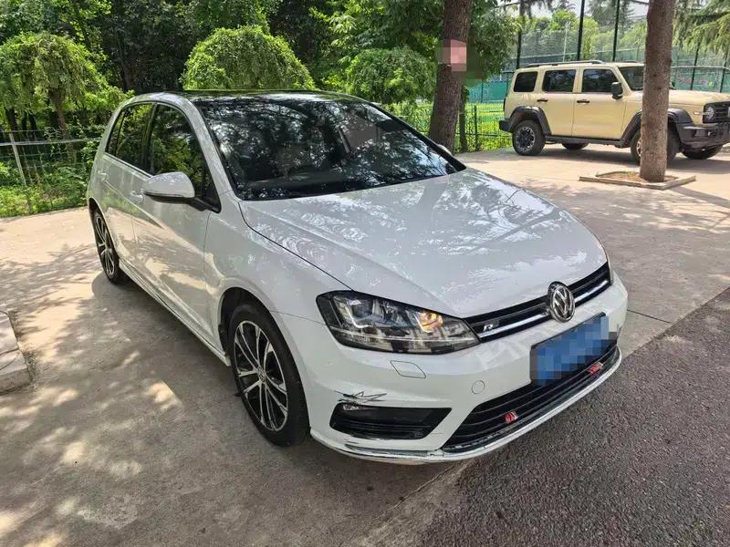 2017 Golf 280TSI Automatic R-Line Millionth Unit Edition — миниатюра 3