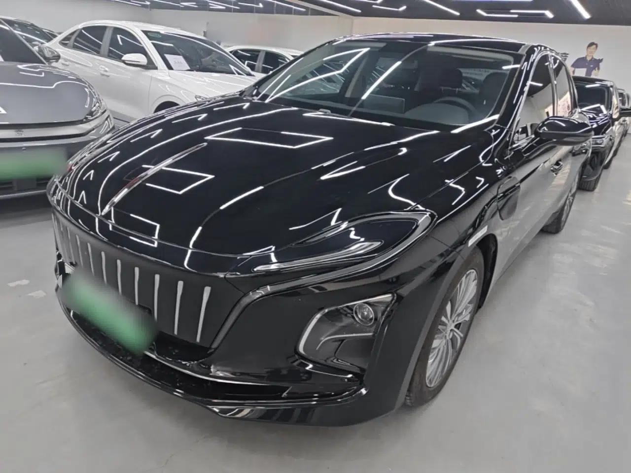 Hongqi E-QM5 2024 610 km PLUS — миниатюра 1