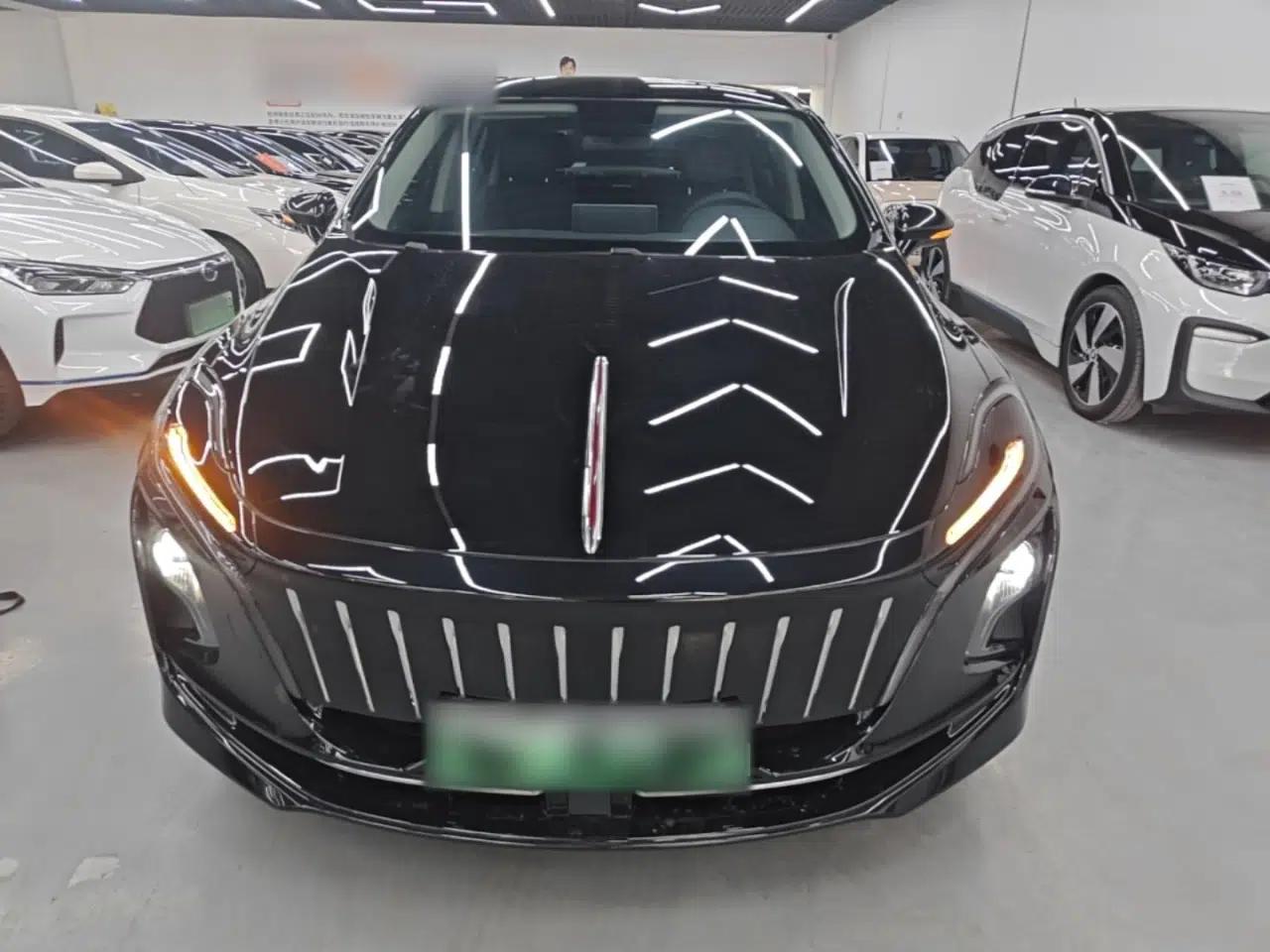 Hongqi E-QM5 2024 610 km PLUS — миниатюра 2