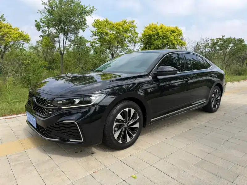 2022 Passat 280TSI Elite Edition — миниатюра 1
