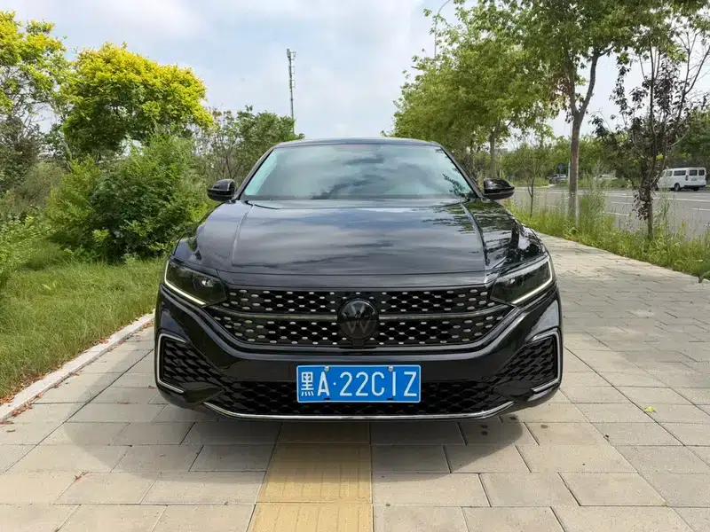 2022 Passat 280TSI Elite Edition — миниатюра 2