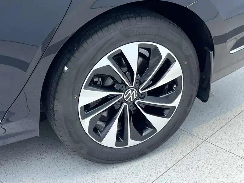 2023 Volkswagen Passat 330TSI Starry Sky Elite Edition — миниатюра 5