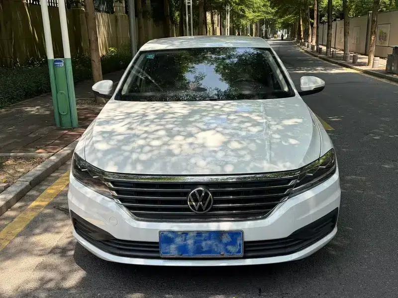 2022 Volkswagen Lavida 1.5L Automatic Comfort Edition — миниатюра 2