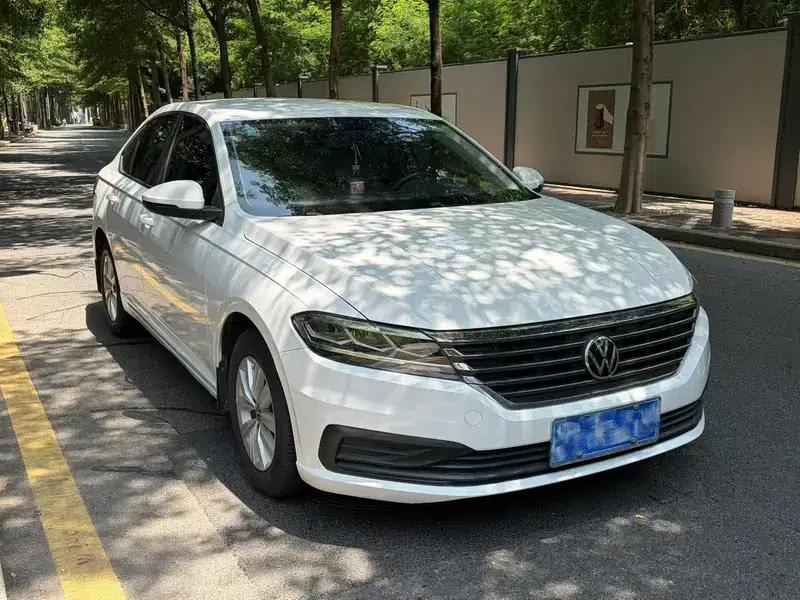 2022 Volkswagen Lavida 1.5L Automatic Comfort Edition — миниатюра 3