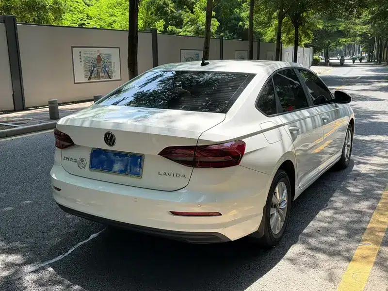 2022 Volkswagen Lavida 1.5L Automatic Comfort Edition — миниатюра 6