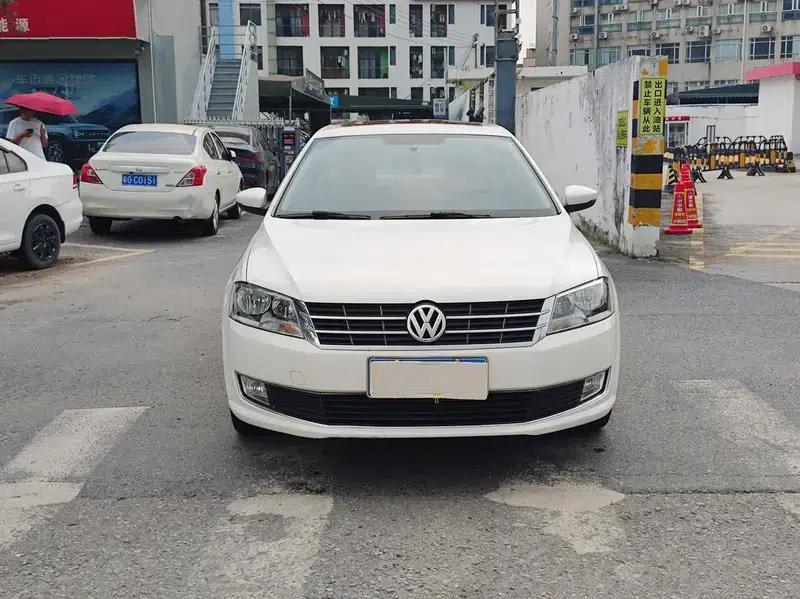 2013 Volkswagen Lavida Facelift 1.4TSI DSG Comfort Edition — миниатюра 2